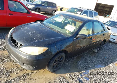 2006 Toyota Camry Le z USA, uszkodzony, nr VIN 4T1BE32K16U701993